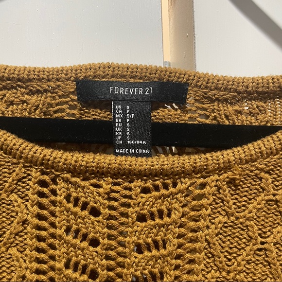 Cableknit Fisherman - featuring long bell sleeves - Picture 4 of 8